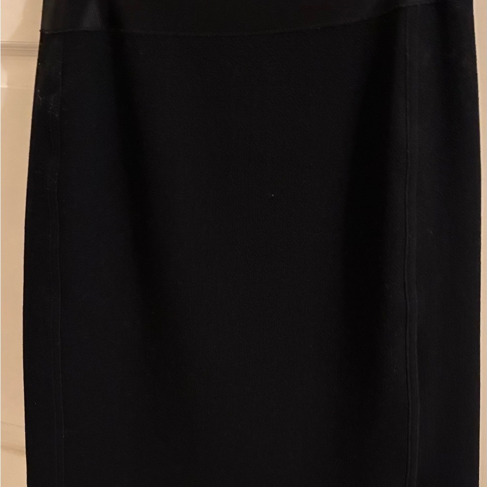 Ann Taylor Classic Black Pencil Skirt fully lined with hidden zipper in back
